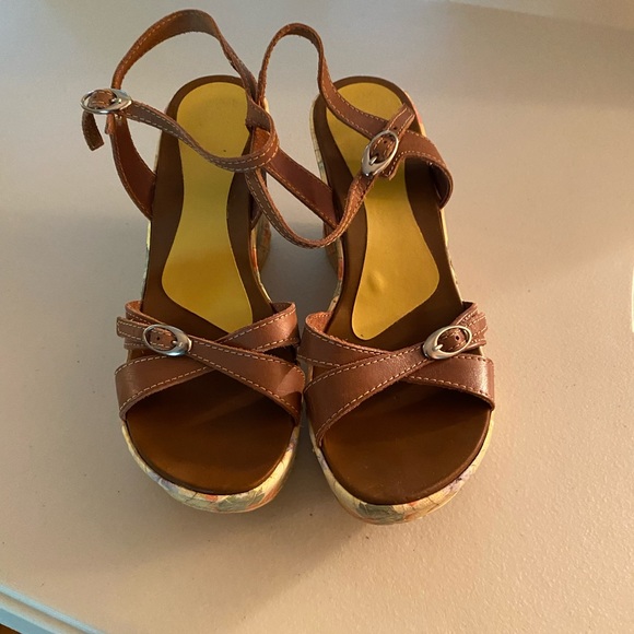 Brown wedge sandal, size 5 - Picture 2 of 5